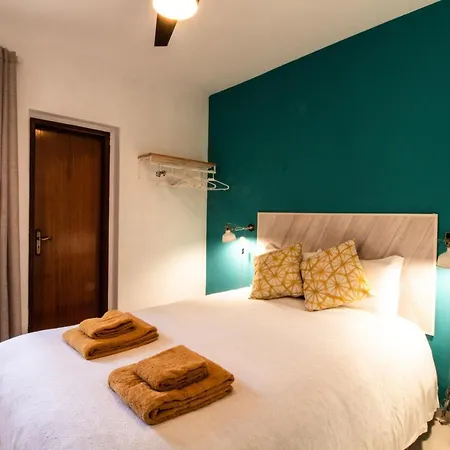 Quinta Do Paraiso - Bed&shower ゲストハウス 2*